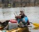 Řeka Sázava se díky dobrovolníkům opět zbavila tun odpadků